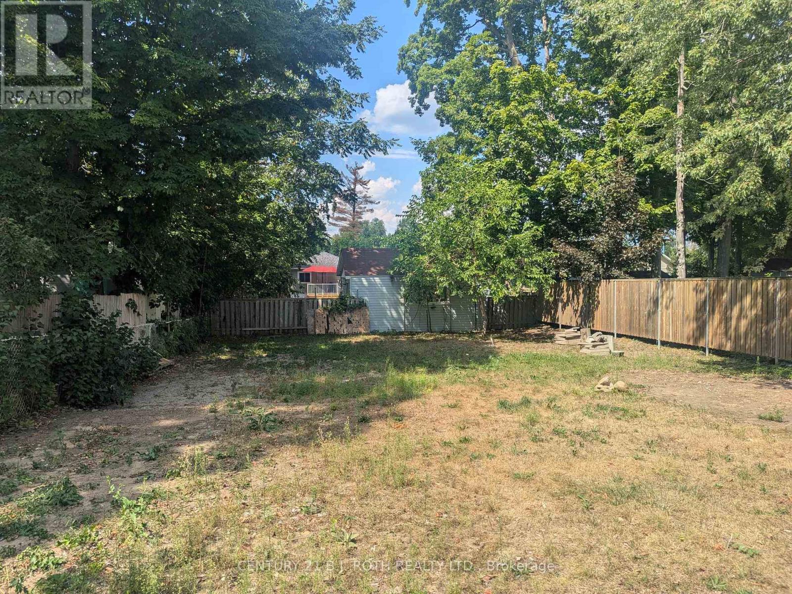 Photo 6 of 756 Hastings Avenue, Innisfil ON