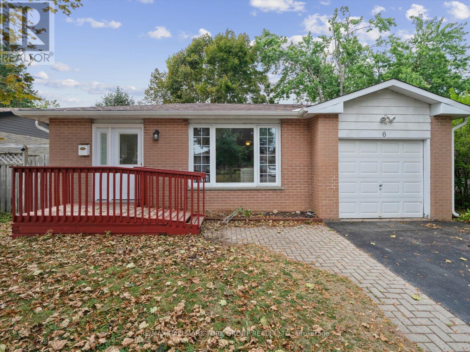 Photo 2 of 6 Glenecho Drive, Barrie ON