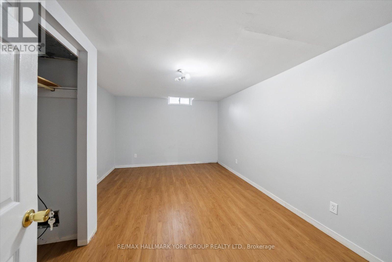 Photo 25 of 6 Glenecho Drive, Barrie ON