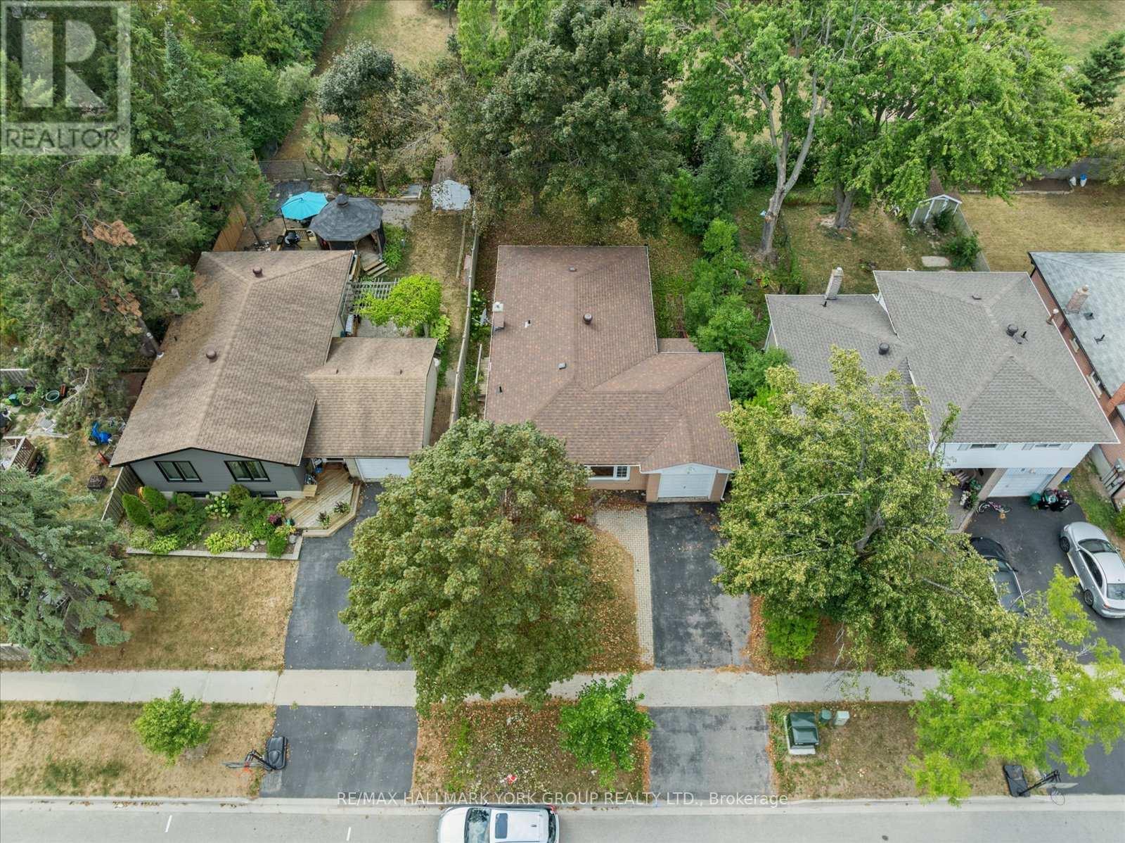Photo 42 of 6 Glenecho Drive, Barrie ON