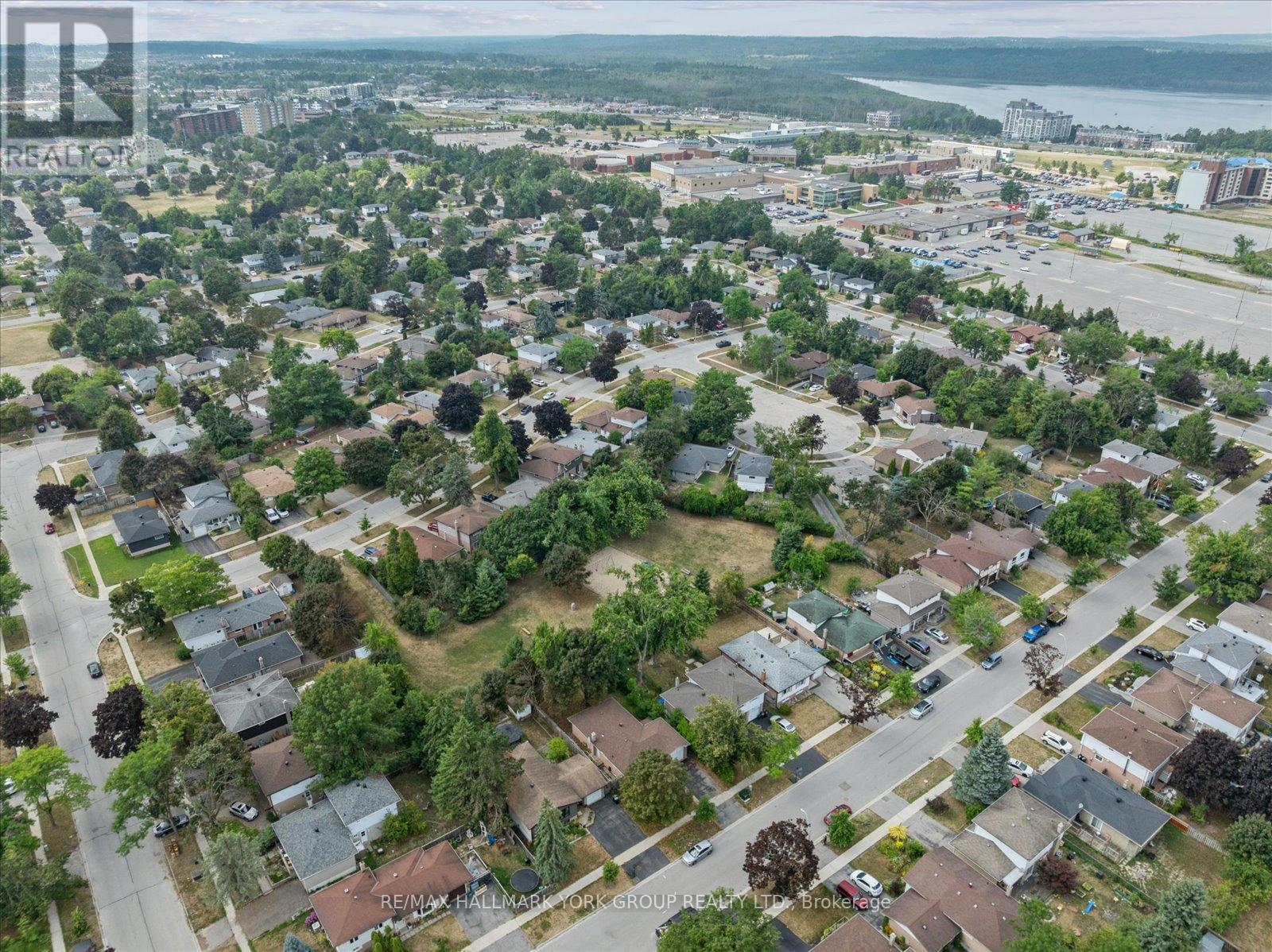 Photo 46 of 6 Glenecho Drive, Barrie ON