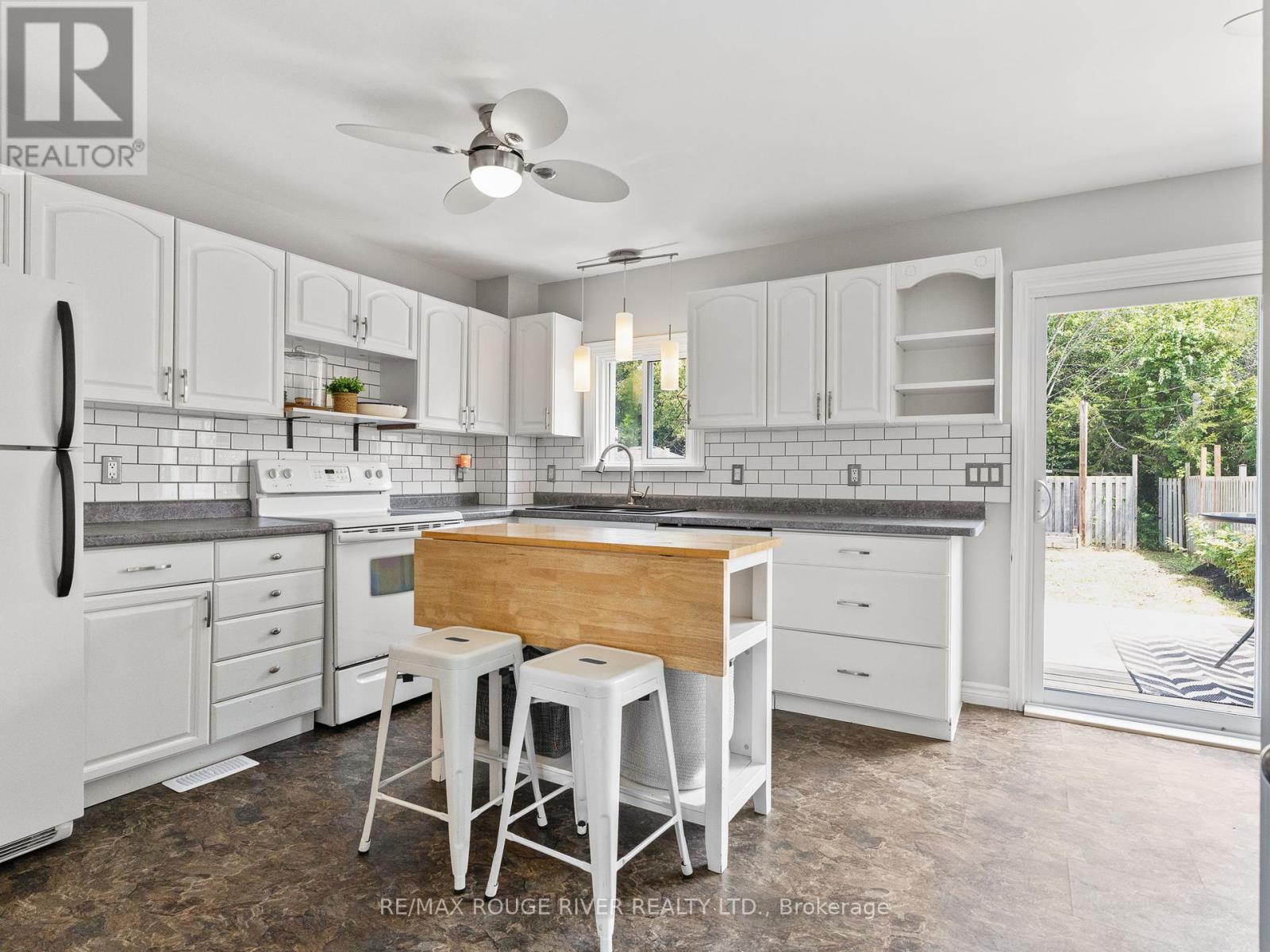 Photo 7 of 412 Alexandria Drive, Cobourg ON