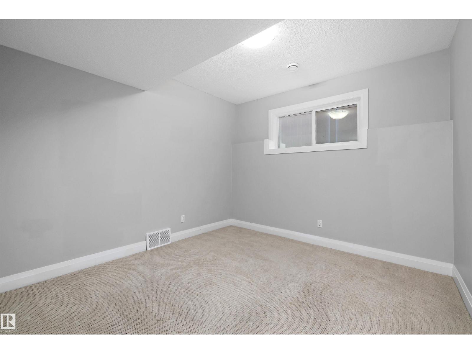 Photo 36 of 550 Albany Wy Nw, Edmonton AB