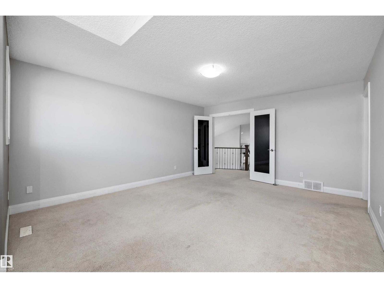 Photo 27 of 550 Albany Wy Nw, Edmonton AB