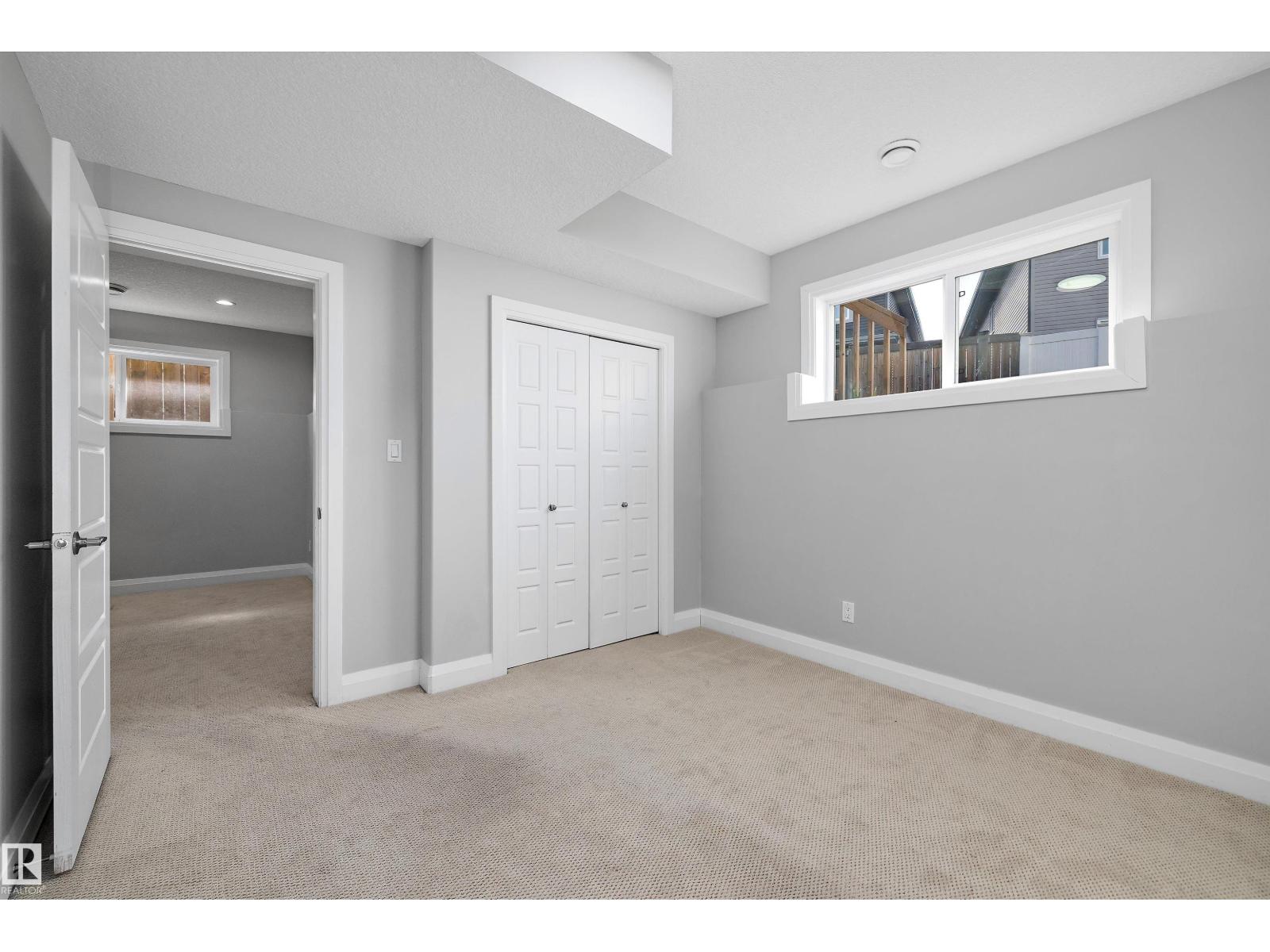 Photo 35 of 550 Albany Wy Nw, Edmonton AB