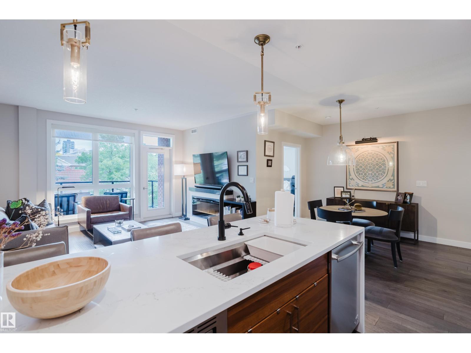 Photo 11 of 204 11710 87 Av Nw, Edmonton AB