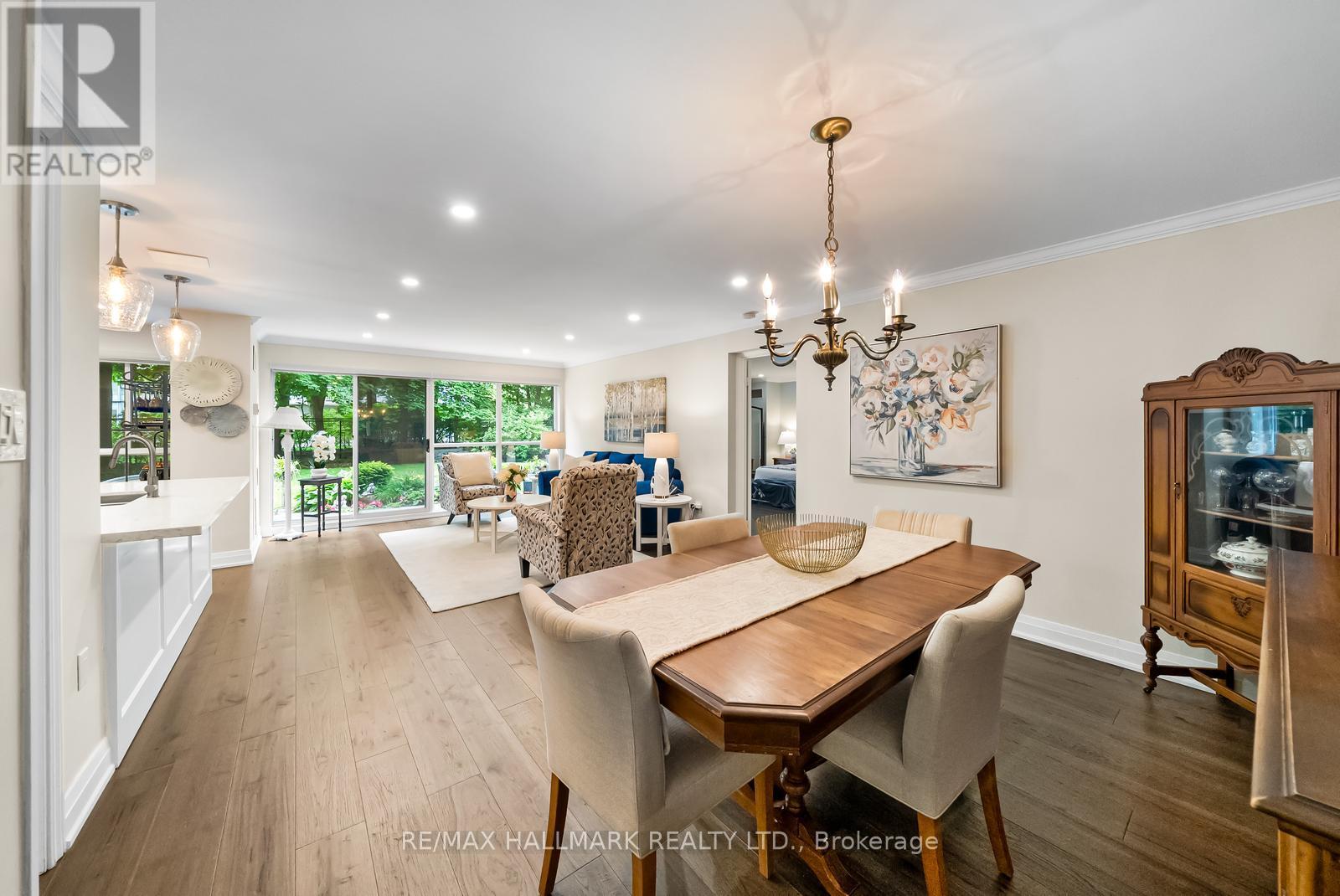 Photo 13 of 104 2210 Lakeshore Road, Burlington ON