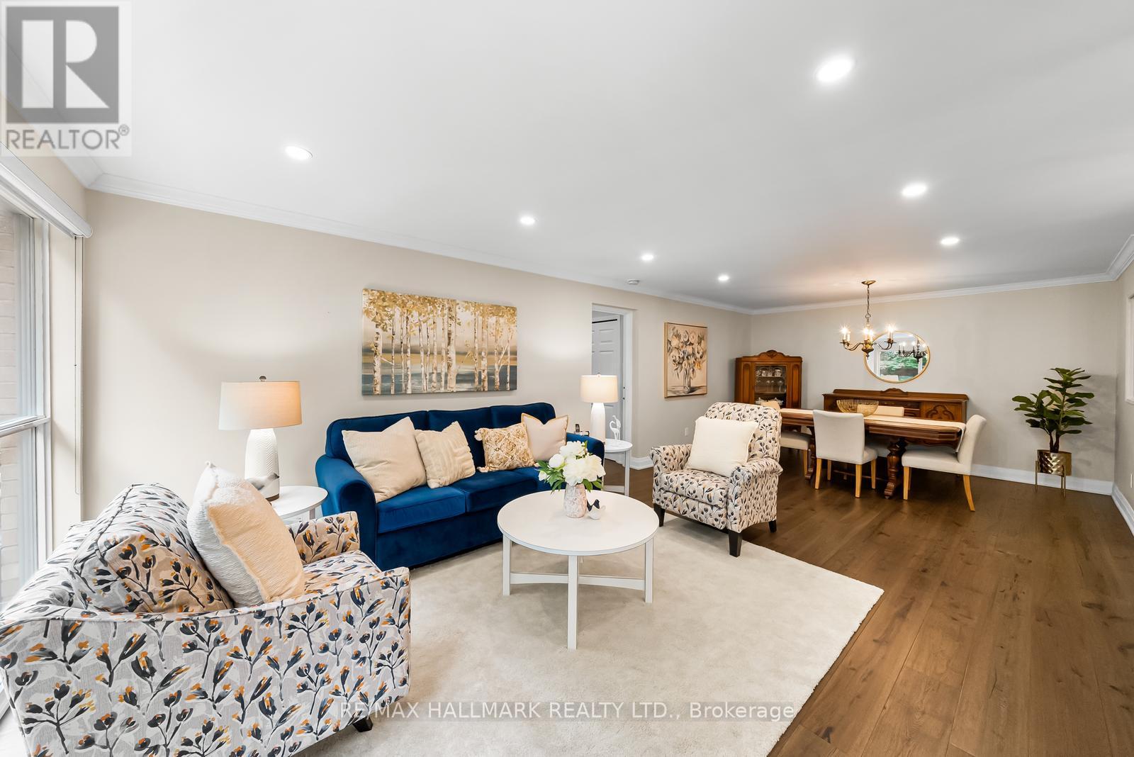 Photo 18 of 104 2210 Lakeshore Road, Burlington ON