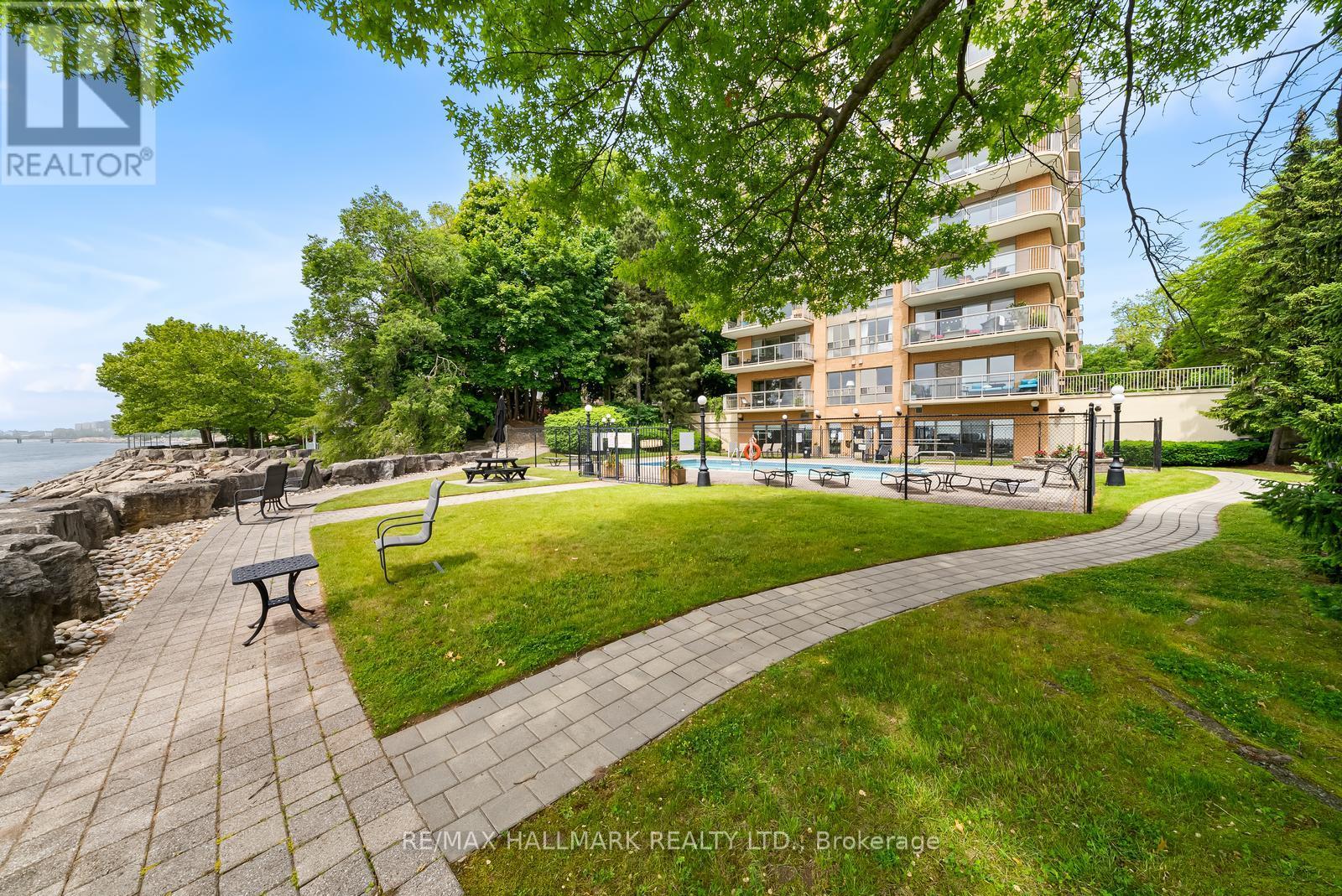 Photo 42 of 104 2210 Lakeshore Road, Burlington ON