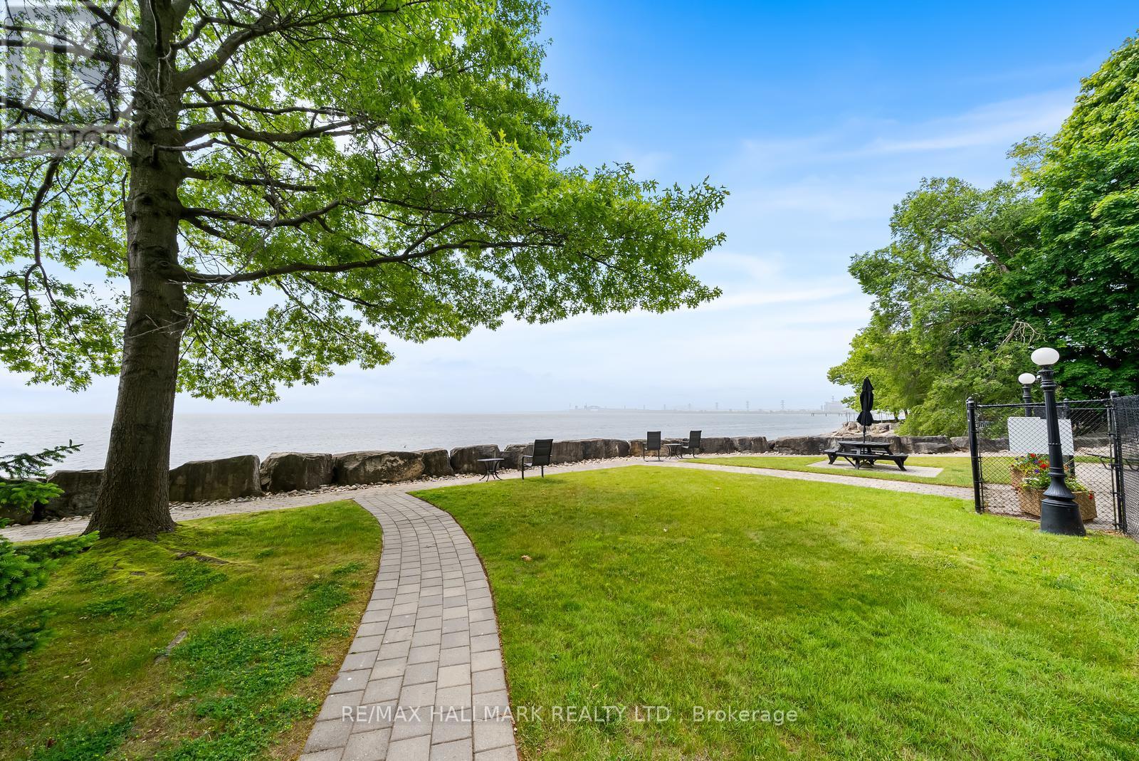 Photo 43 of 104 2210 Lakeshore Road, Burlington ON