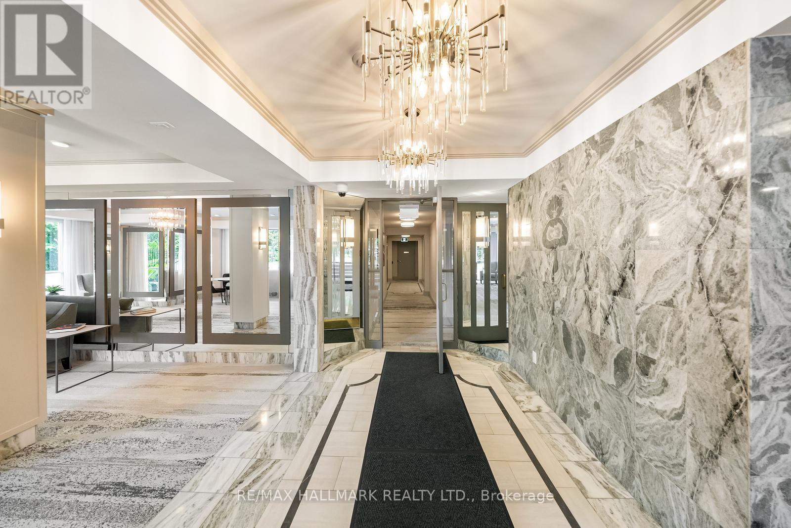 Photo 8 of 104 2210 Lakeshore Road, Burlington ON