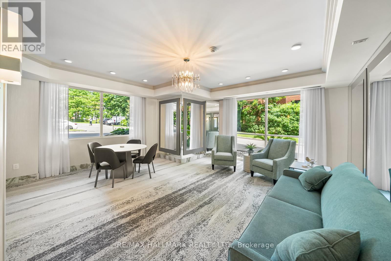 Photo 9 of 104 2210 Lakeshore Road, Burlington ON