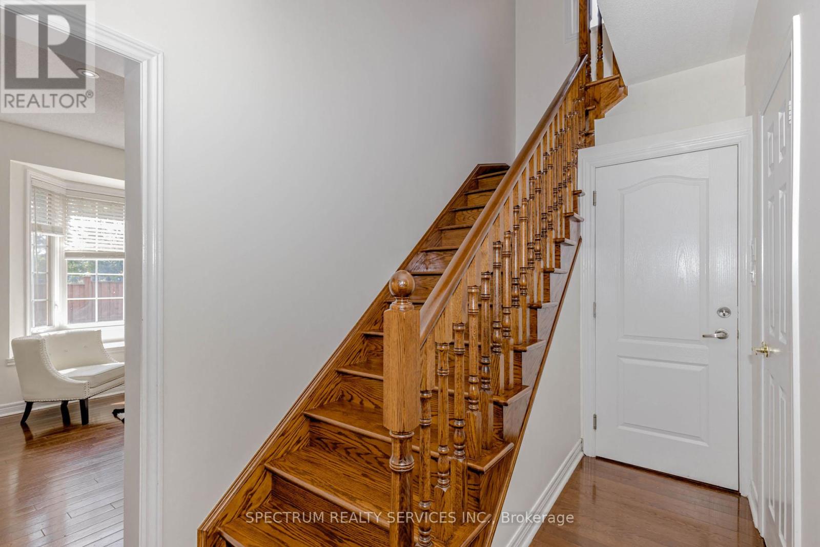 Photo 11 of 22 Ungava Bay Road, Brampton ON
