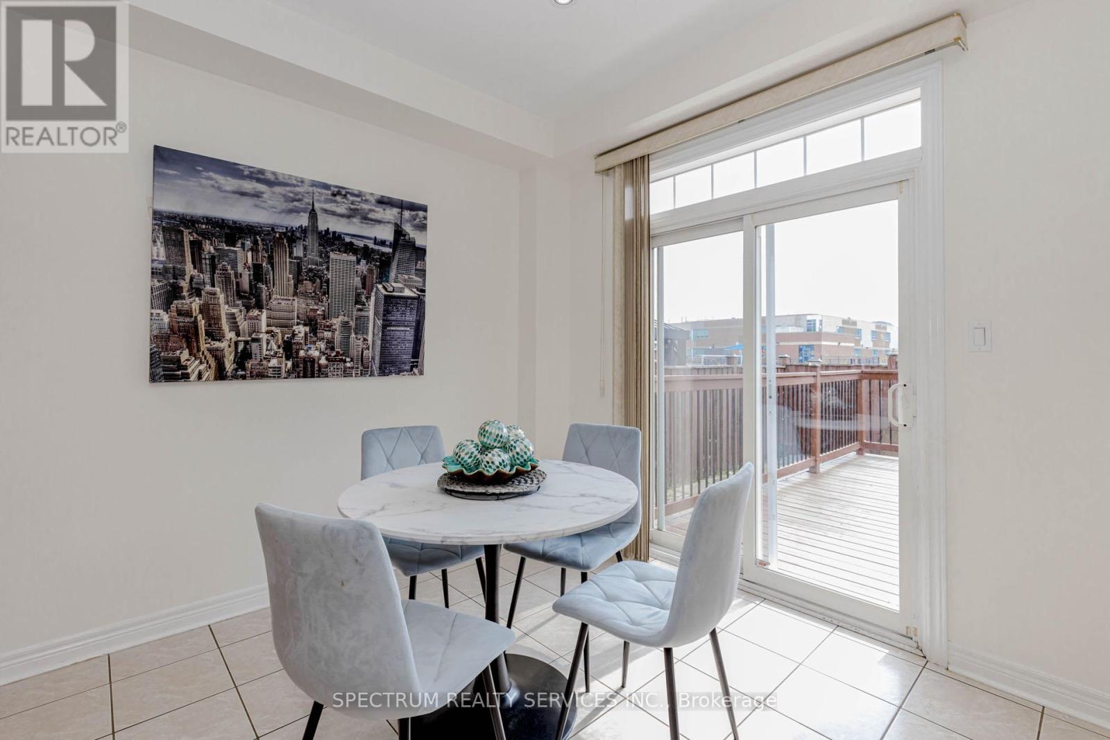 Photo 15 of 22 Ungava Bay Road, Brampton ON