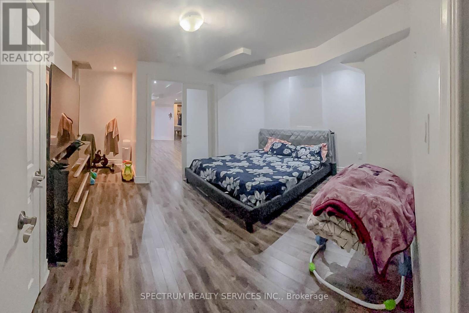Photo 39 of 22 Ungava Bay Road, Brampton ON