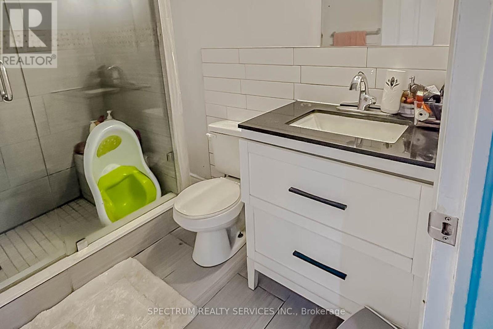 Photo 41 of 22 Ungava Bay Road, Brampton ON