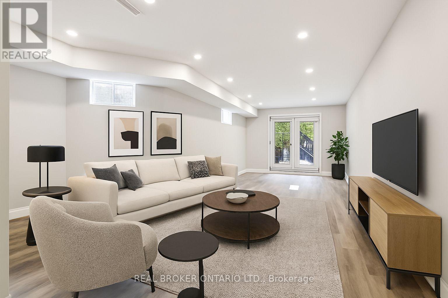 Photo 24 of 108 Hatherley Road, Toronto ON