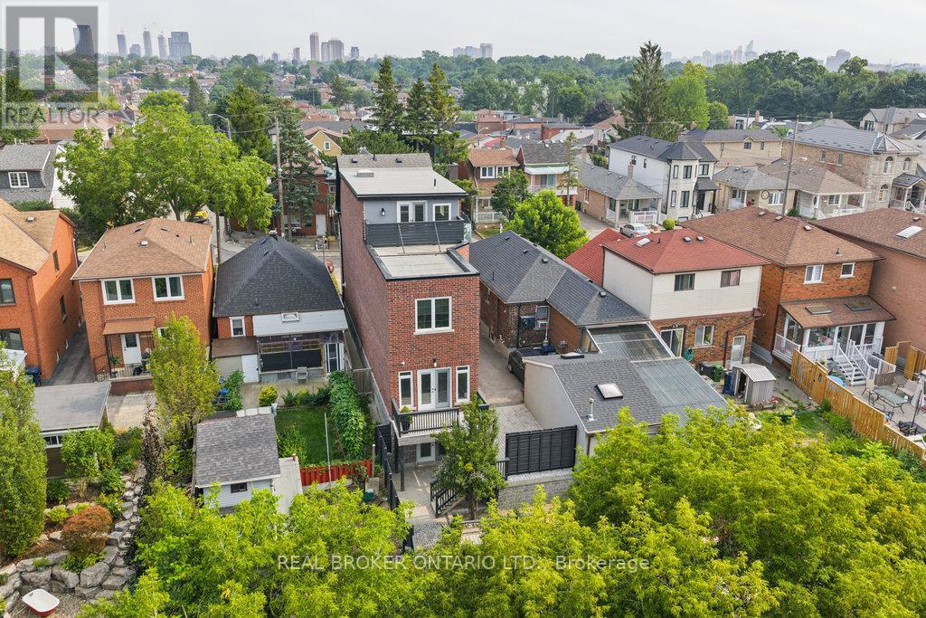 Photo 35 of 108 Hatherley Road, Toronto ON