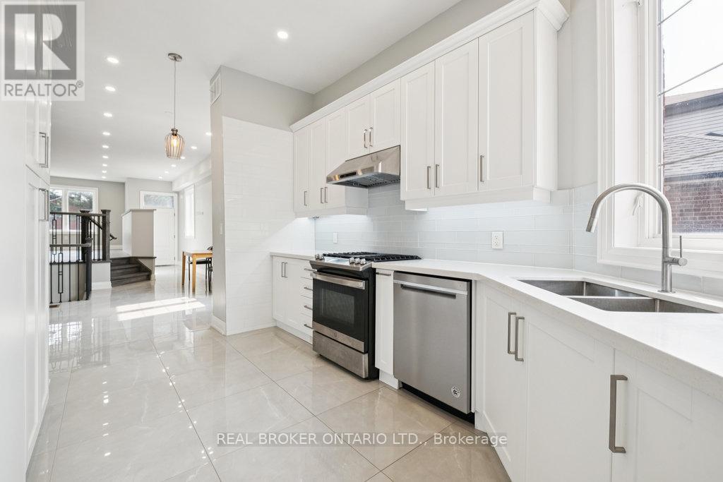 Photo 8 of 108 Hatherley Road, Toronto ON