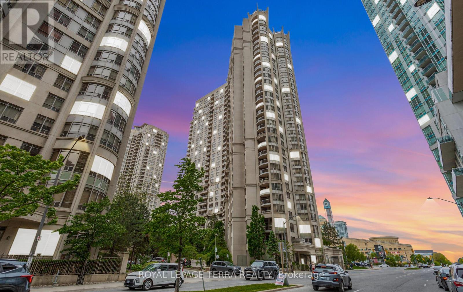 Photo 1 of 430 3888 Duke Of York Boulevard, Mississauga ON