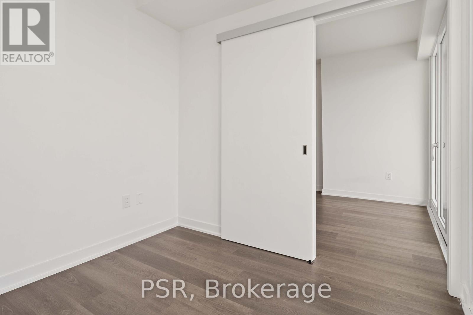 Photo 15 of 3501 3900 Confederation Parkway, Mississauga ON