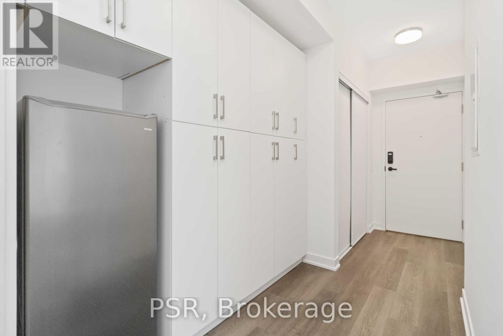 Photo 6 of 3501 3900 Confederation Parkway, Mississauga ON