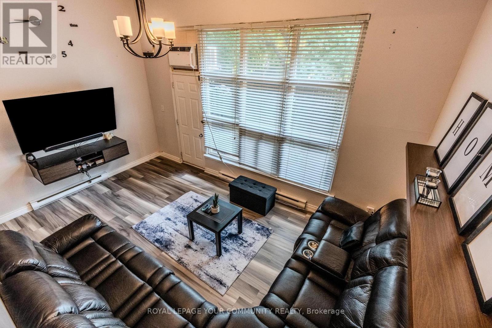 Photo 18 of 34 30 Briar Path, Brampton ON