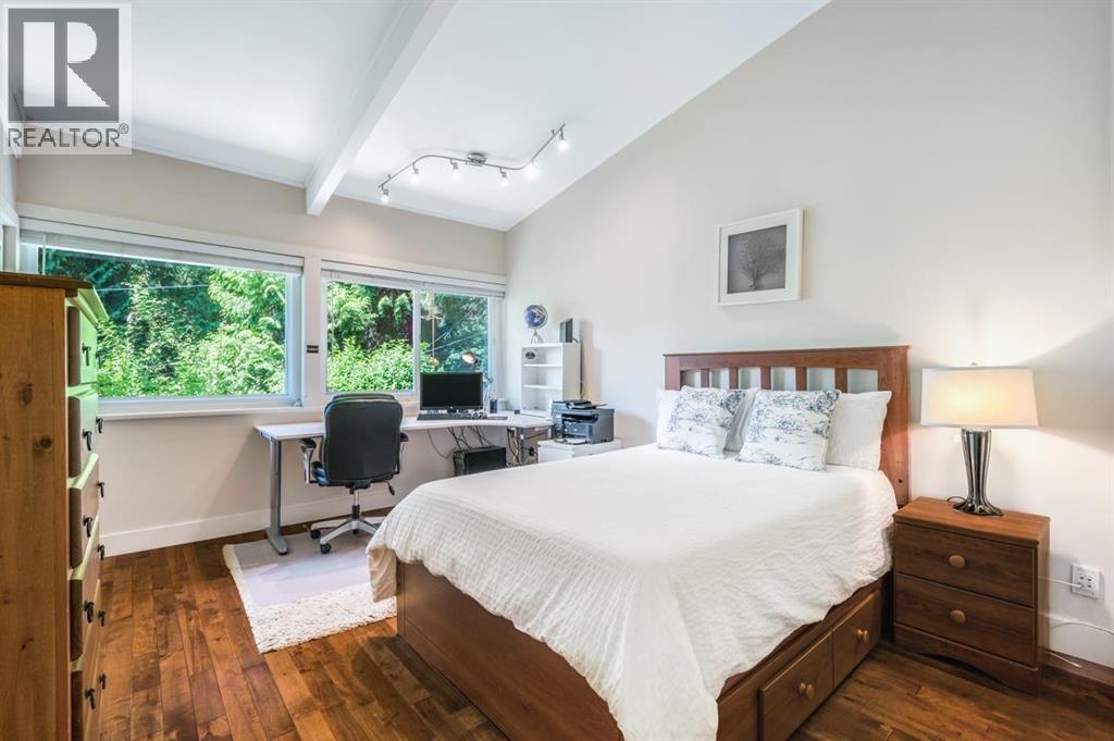 2120 28TH STREET, West Vancouver