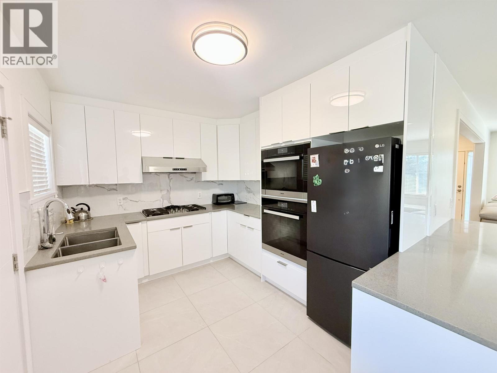 Photo 7 of 7779 Elford Street, Burnaby BC