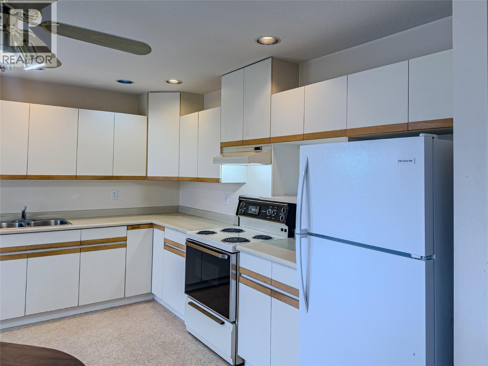 Photo 8 of 1950 Braeview Place Unit 2, Kamloops BC