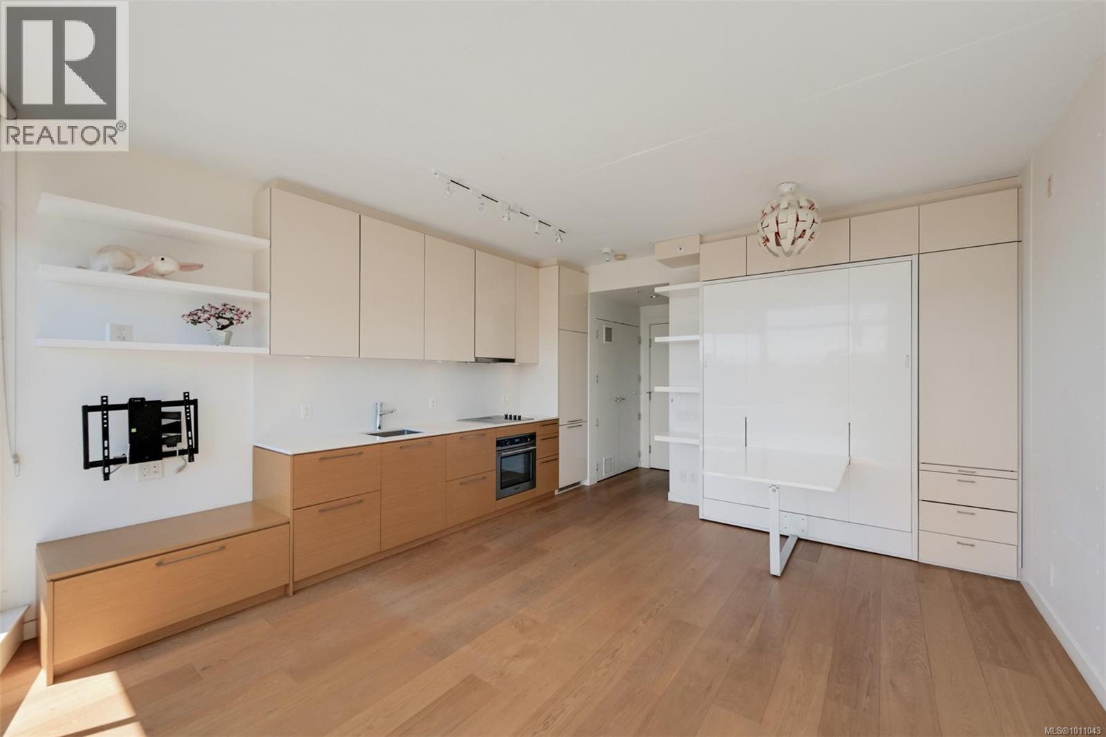 Photo 10 of 403 456 Pandora Ave, Victoria BC