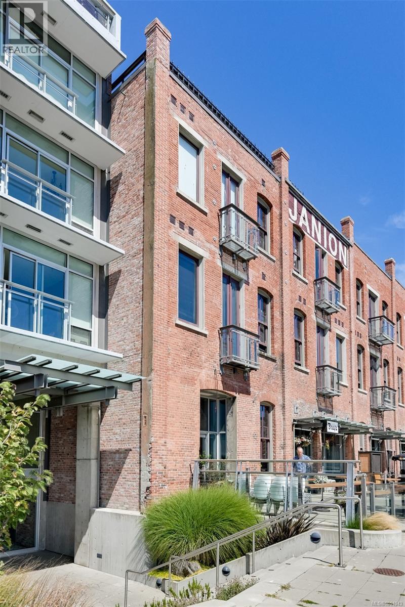 Photo 4 of 403 456 Pandora Ave, Victoria BC