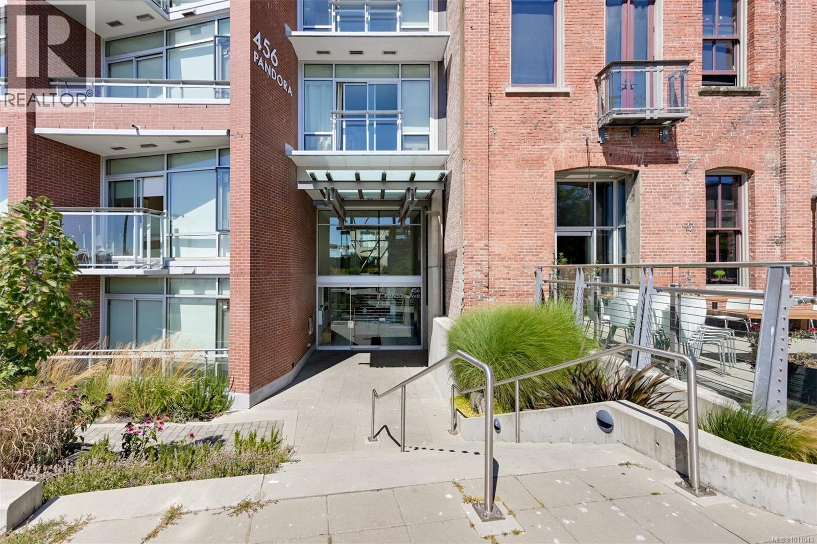 Photo 6 of 403 456 Pandora Ave, Victoria BC
