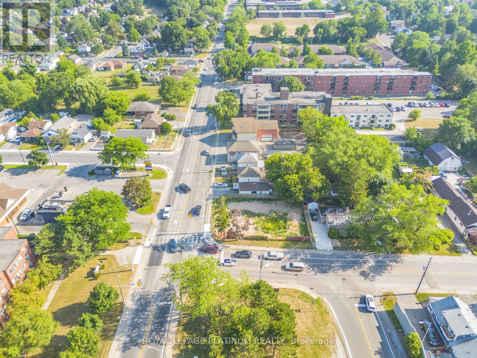Photo 8 of 5475 Drummond Road, Niagara Falls ON