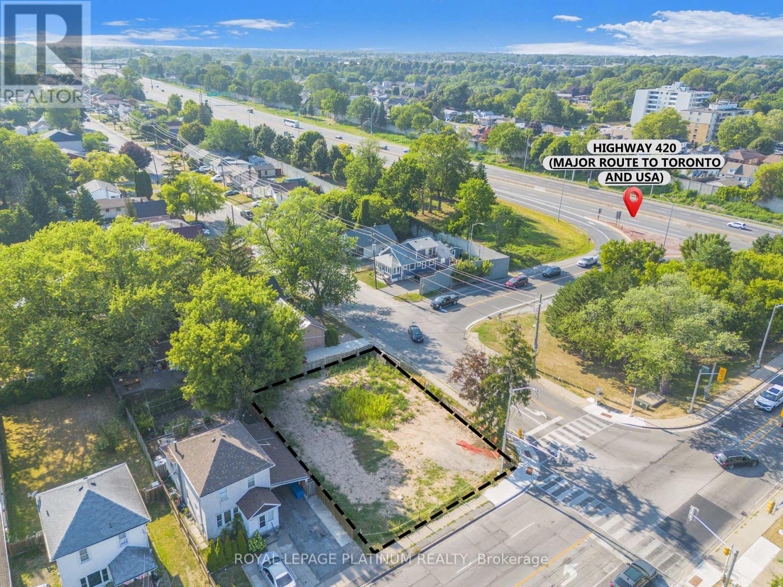 Photo 9 of 5475 Drummond Road, Niagara Falls ON