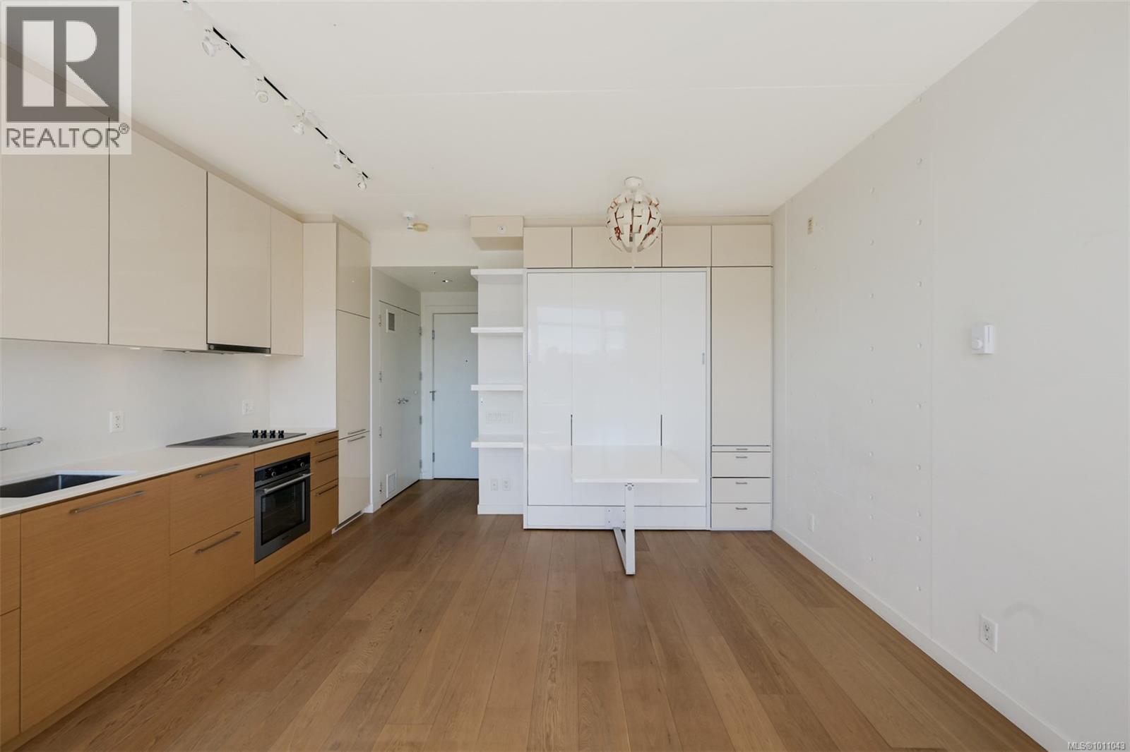 Photo 8 of 403 456 Pandora Ave, Victoria BC