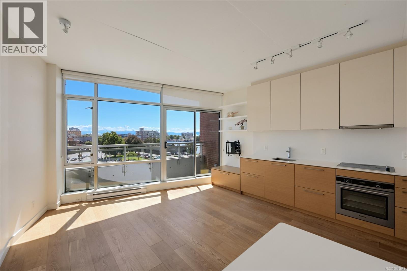 Photo 12 of 403 456 Pandora Ave, Victoria BC