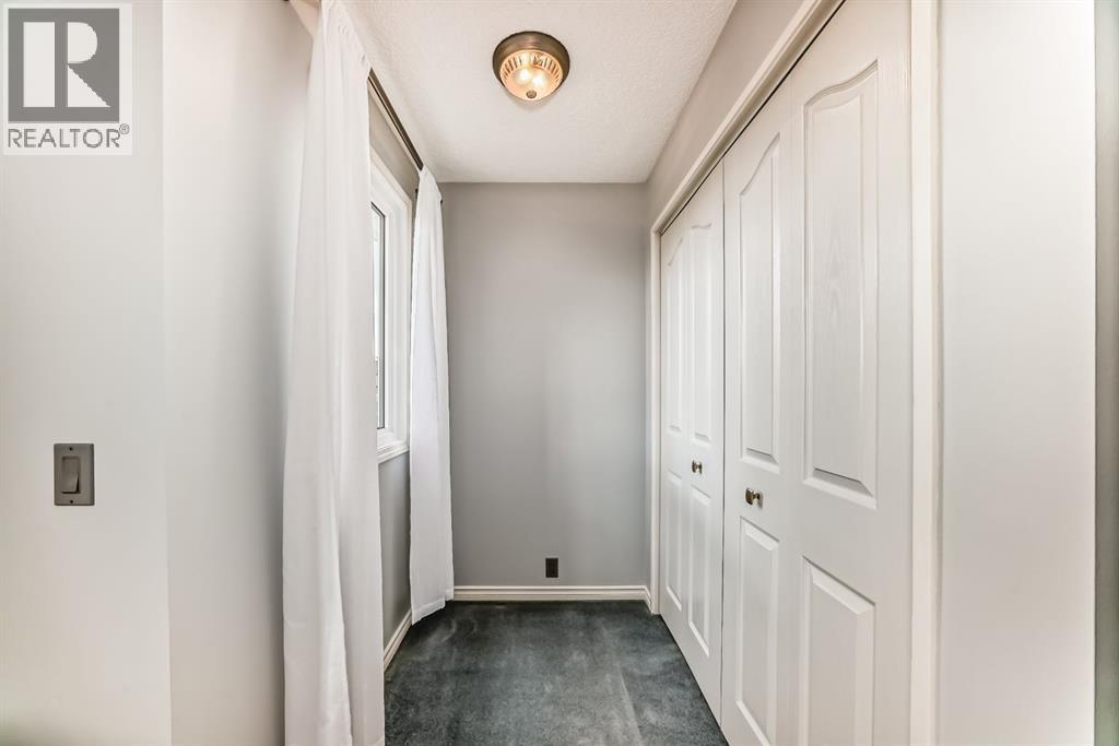 Single Family House for Sale in  Erin Dale Place SE Erin Woods Calgary 