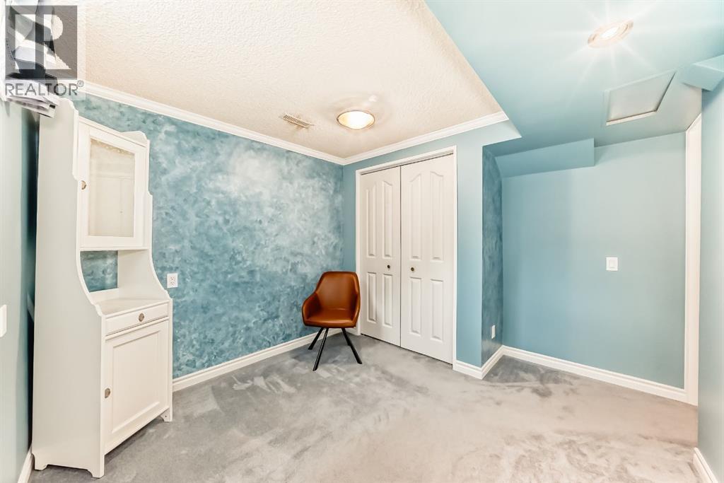 Single Family House for Sale in  Erin Dale Place SE Erin Woods Calgary 