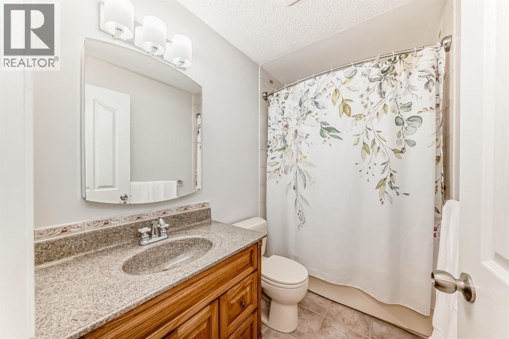 Single Family House for Sale in  Erin Dale Place SE Erin Woods Calgary 
