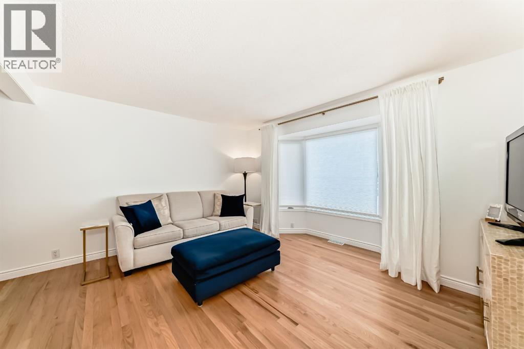 Single Family House for Sale in  Erin Dale Place SE Erin Woods Calgary 