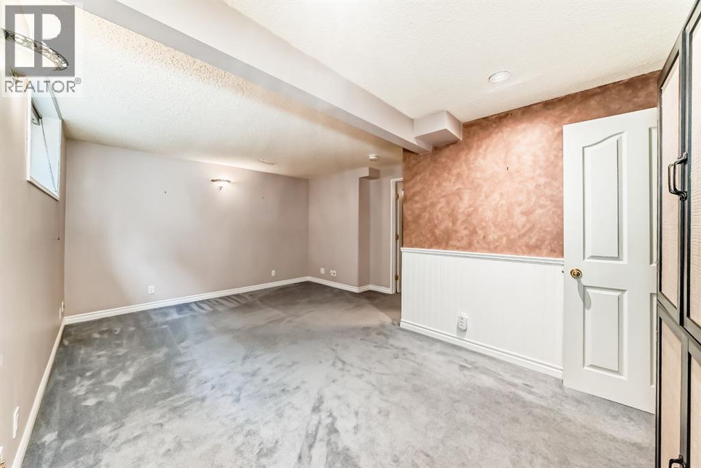Single Family House for Sale in  Erin Dale Place SE Erin Woods Calgary 