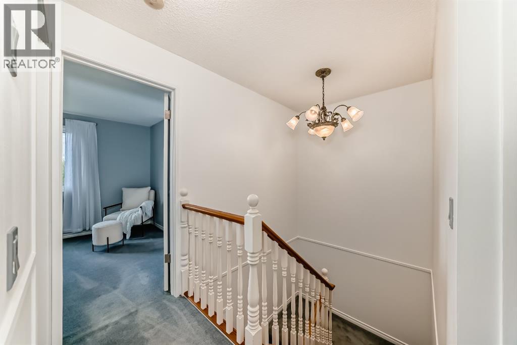 Single Family House for Sale in  Erin Dale Place SE Erin Woods Calgary 