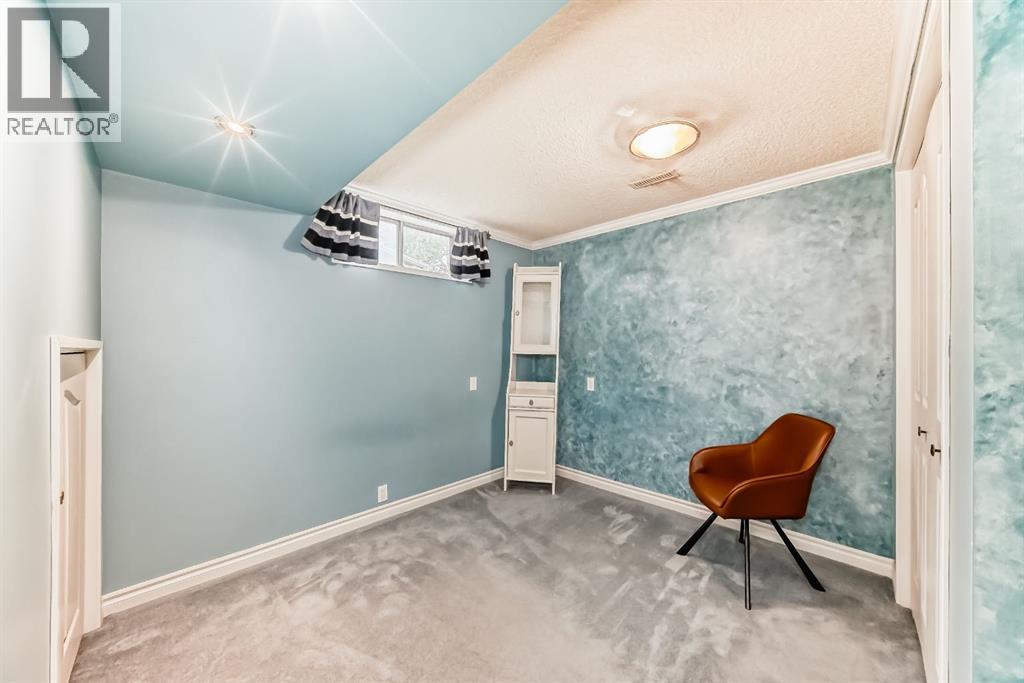 Single Family House for Sale in  Erin Dale Place SE Erin Woods Calgary 