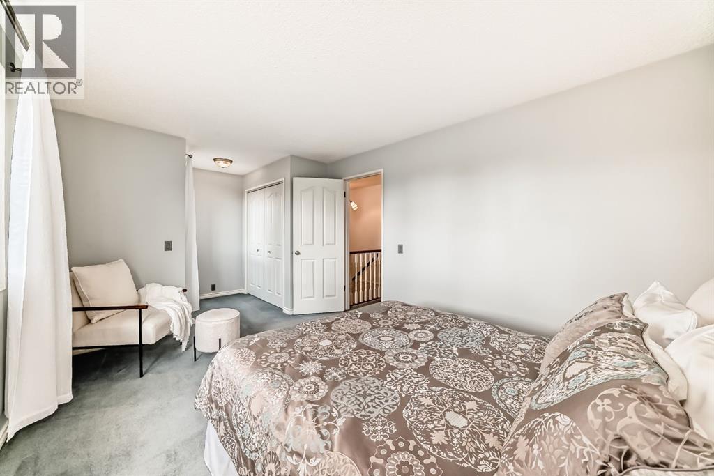 Single Family House for Sale in  Erin Dale Place SE Erin Woods Calgary 