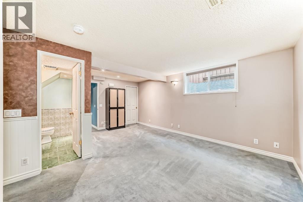 Single Family House for Sale in  Erin Dale Place SE Erin Woods Calgary 