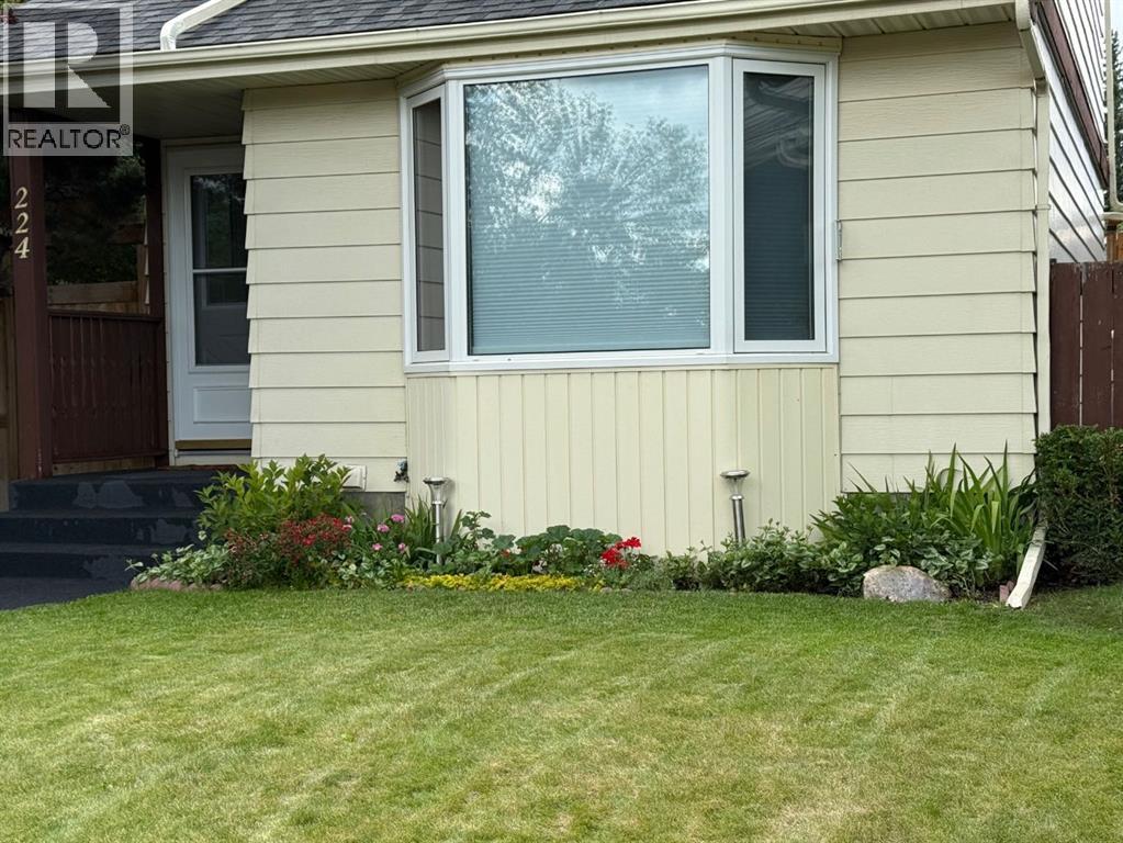 Single Family House for Sale in  Erin Dale Place SE Erin Woods Calgary 