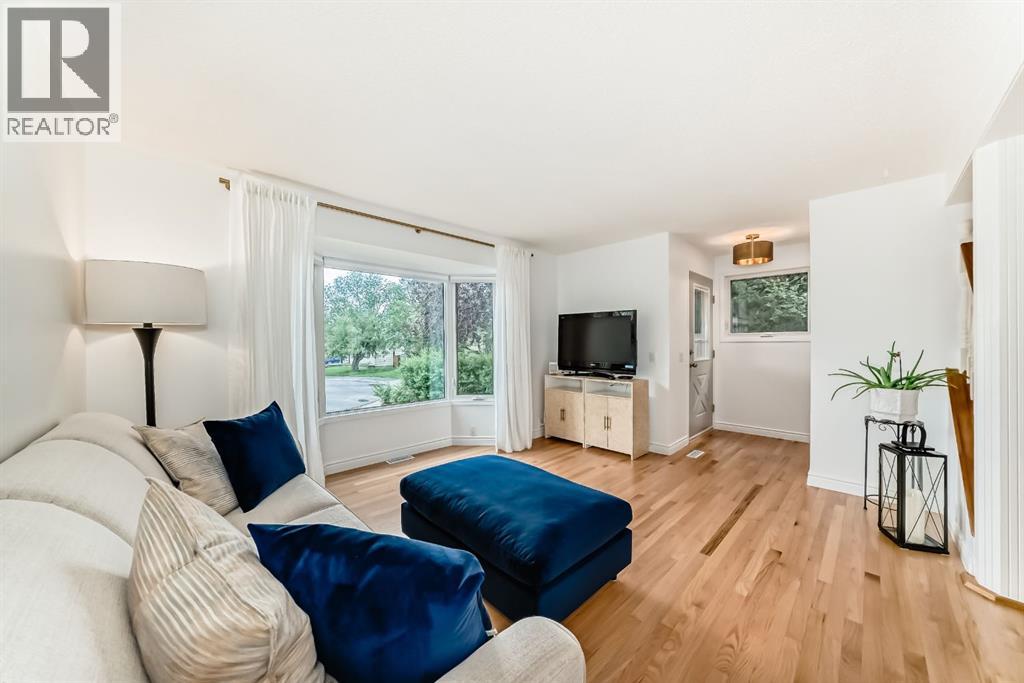 Single Family House for Sale in  Erin Dale Place SE Erin Woods Calgary 
