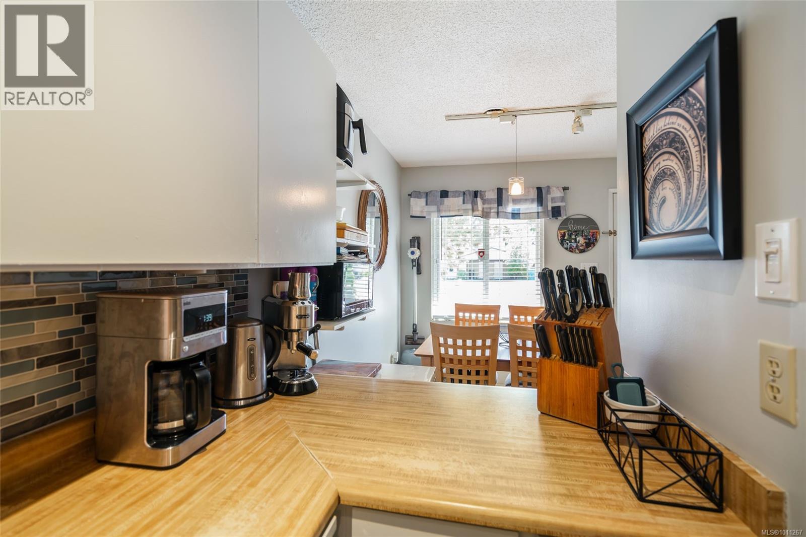 Photo 5 of 52 444 Bruce Ave, Nanaimo BC