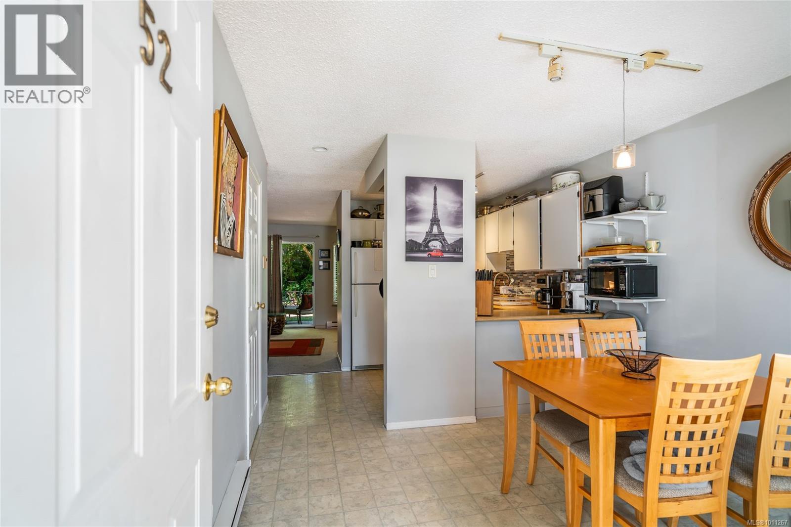 Photo 8 of 52 444 Bruce Ave, Nanaimo BC
